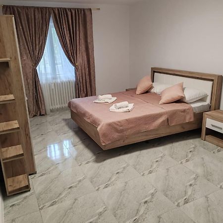 Ferienwohnung Garsoniera G3 Craiova Exterior foto