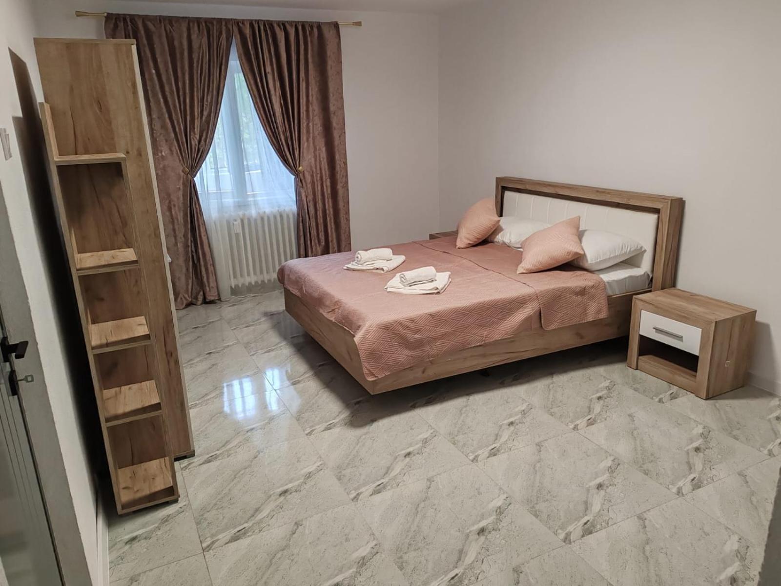 Ferienwohnung Garsoniera G3 Craiova Exterior foto